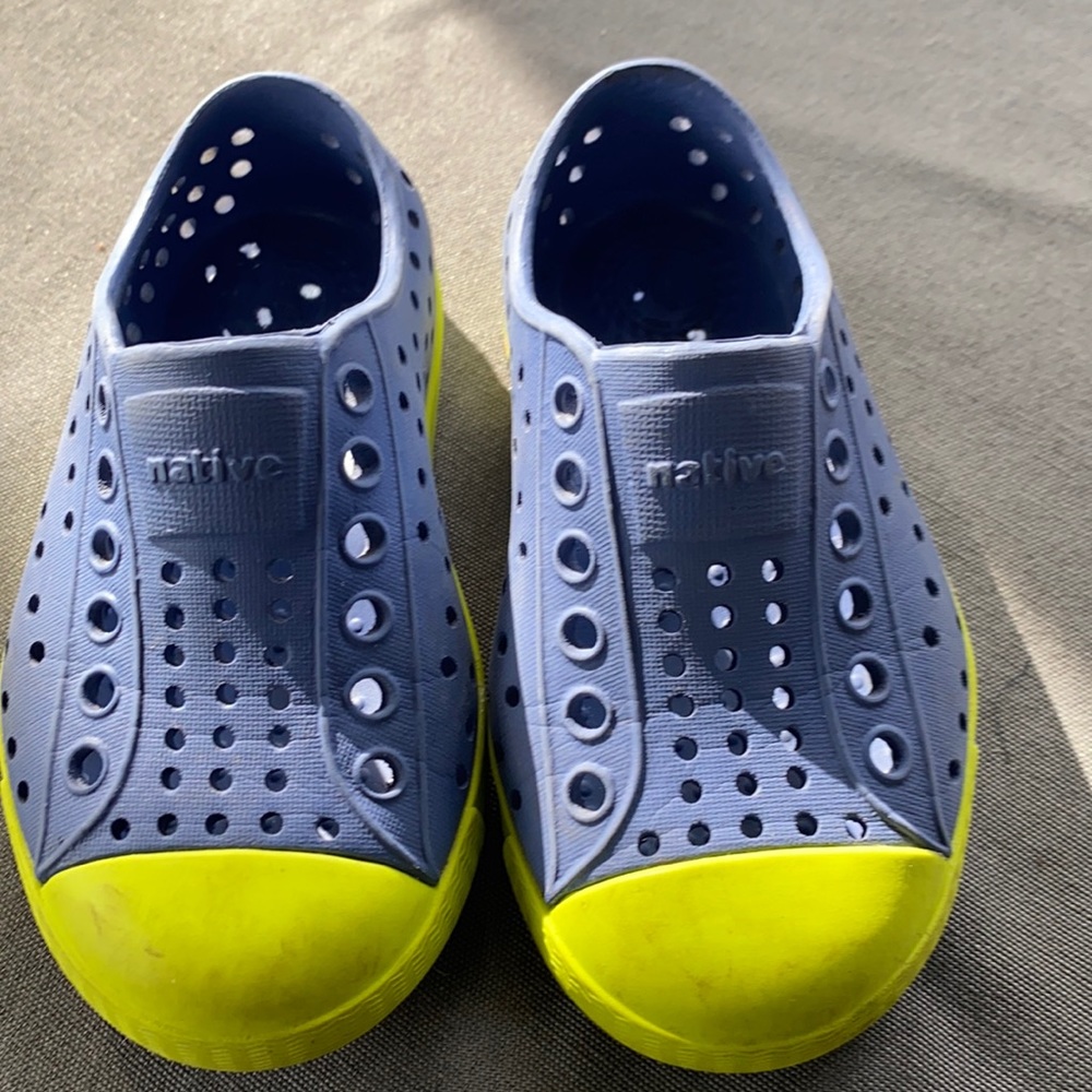 Like new, native size 6